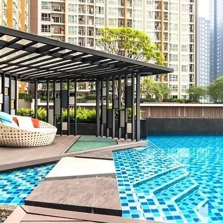 Condo In Bangkok With Swimming Pool Near Malls And Train מראה חיצוני תמונה