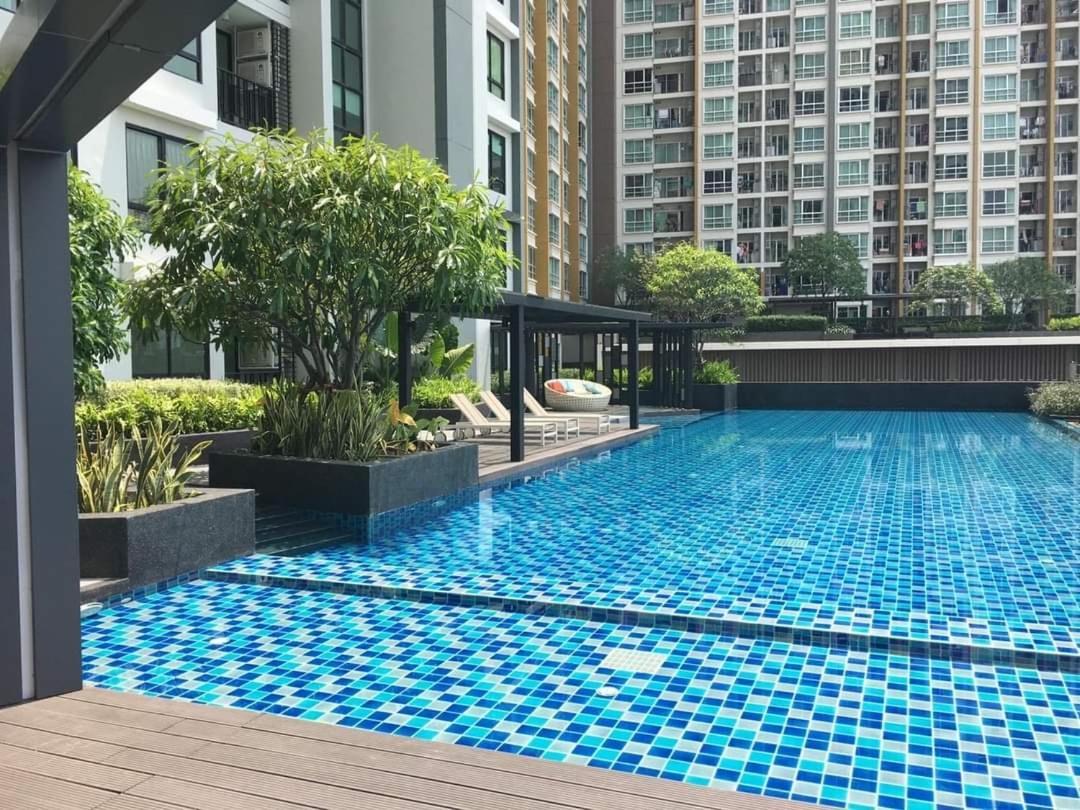 Condo In Bangkok With Swimming Pool Near Malls And Train מראה חיצוני תמונה
